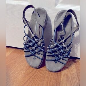 ⚠️2/20 Ladies sketchers sport sandals sz  7